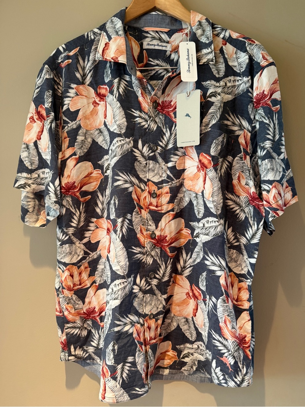 Tommy Bahama Men's Hawaiian Short-Sleeve Shirt NWT size large